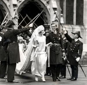 Lord and Lady Louis Mountbatten on their wedding day in 1922.jpg